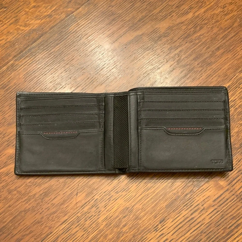 TUMI Classic Black Leather Wallet EUC